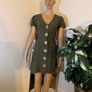 Lulu's Green Buttoned Flutter Sleeve‎ Sundress